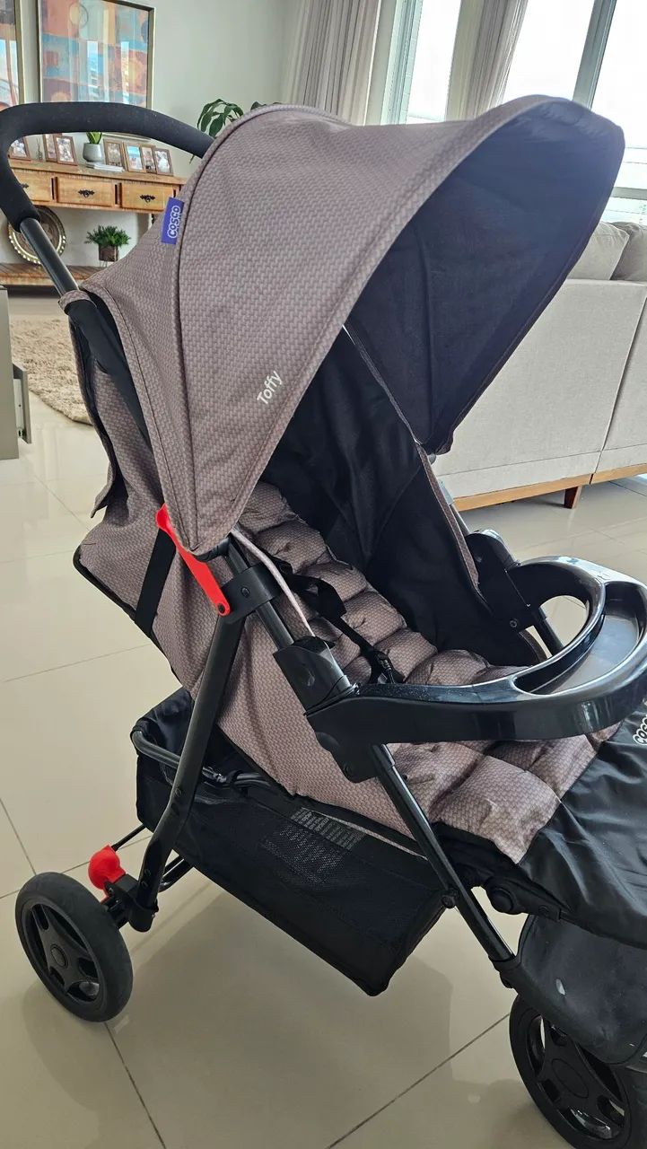 Carrinho de Bebê com Bebê conforto Cosco Toffy - Foto 3