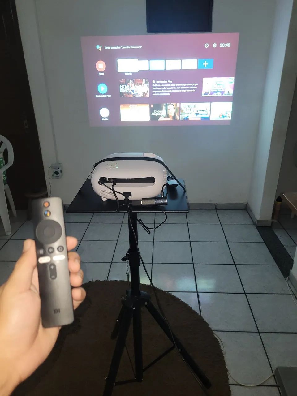 Kit Completo: Projetor HD + Mi TV Stick + Conversor + Tripé