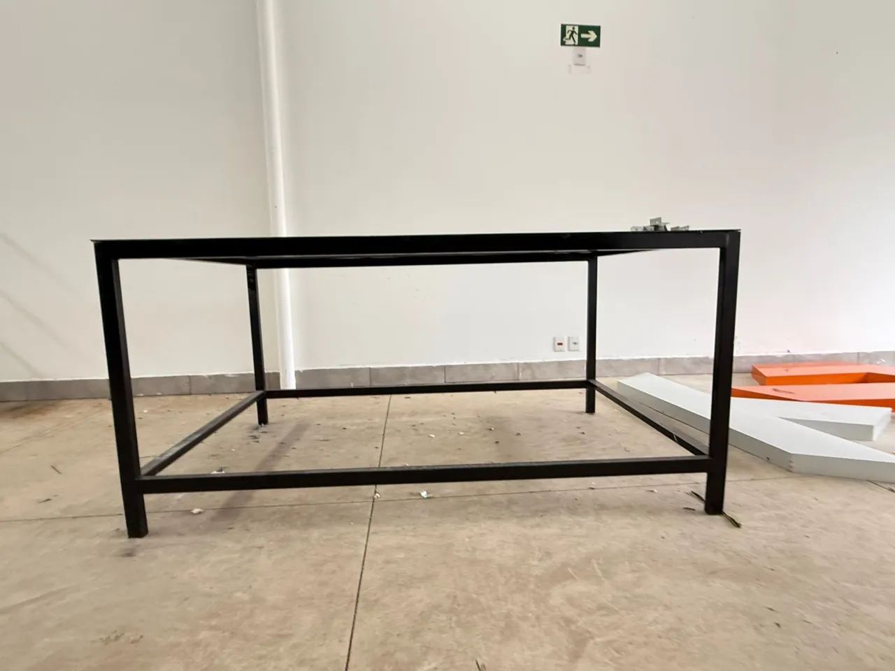 Mesa de chapa de Aço 