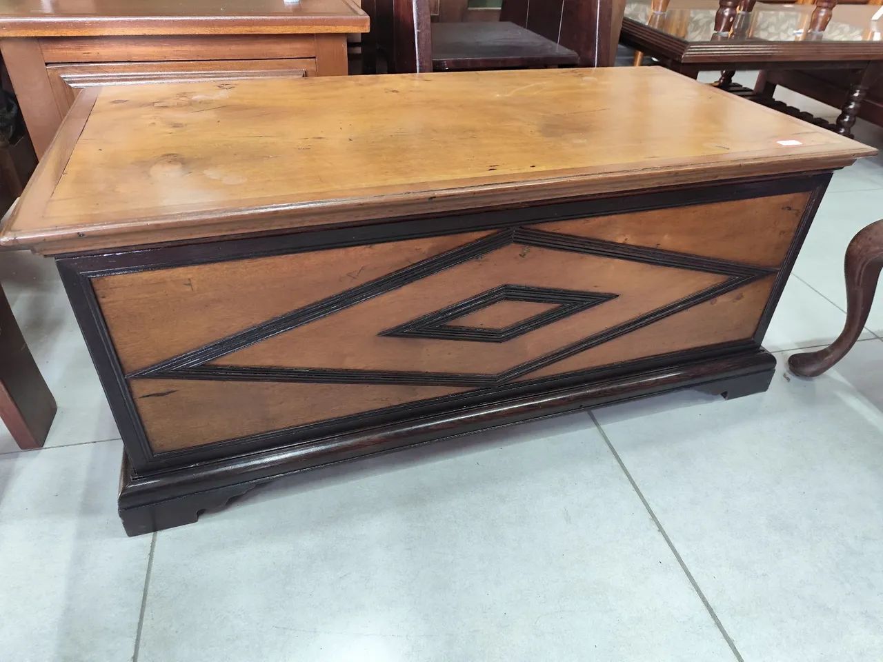 MESA DE CENTRO / BAÚ DE MADEIRA - Foto 2