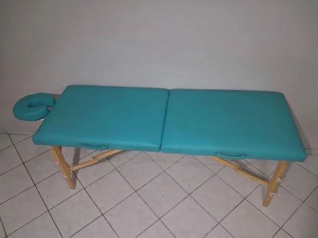 Mesa Dobrável Estofada Tipo Maleta - Foto 2