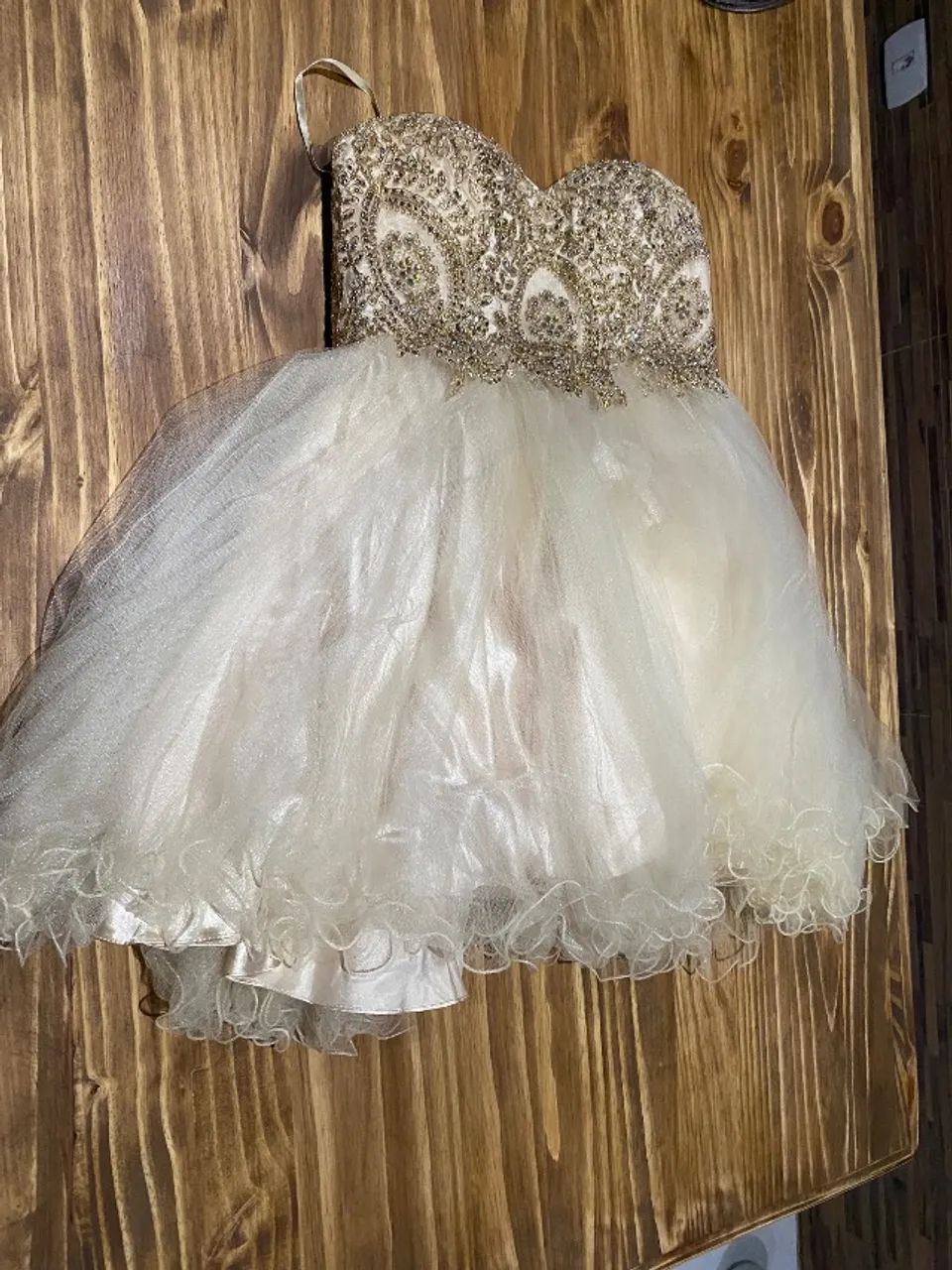 Vestido de debutante dourado  - Foto 5