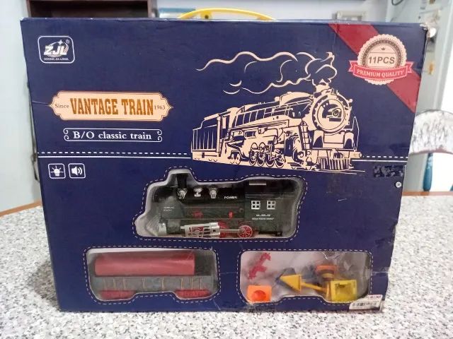 trem de brinquedo funcionando 