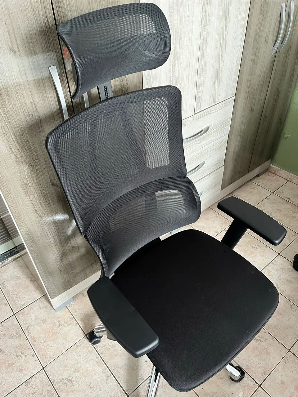 Vendo Cadeira ergonômica Comfy Ergoboost - Foto 4