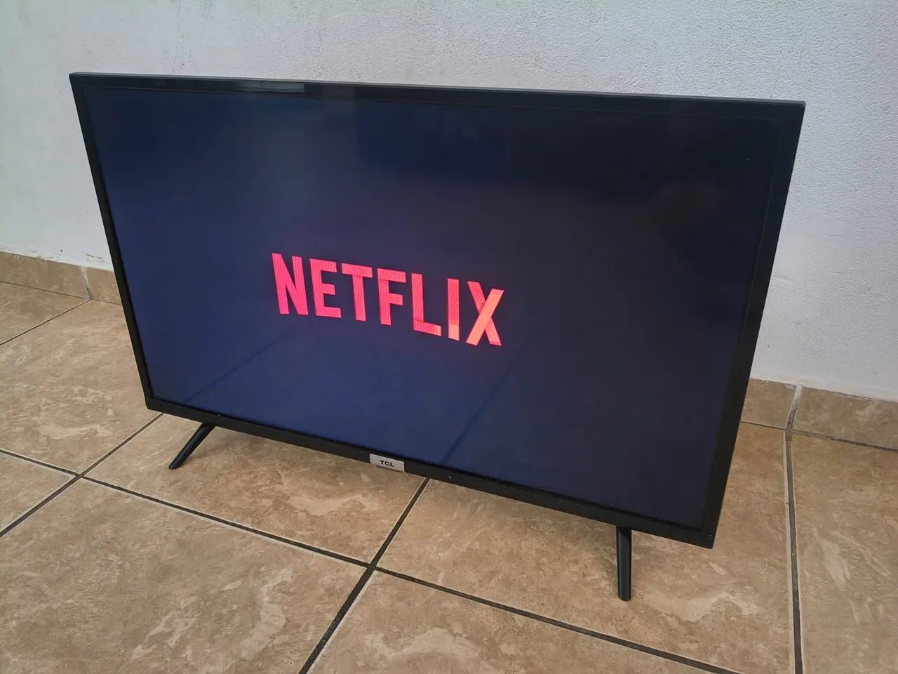 Vendo essa tv da TCL 32 polegadas smart 4k Android  - Foto 3