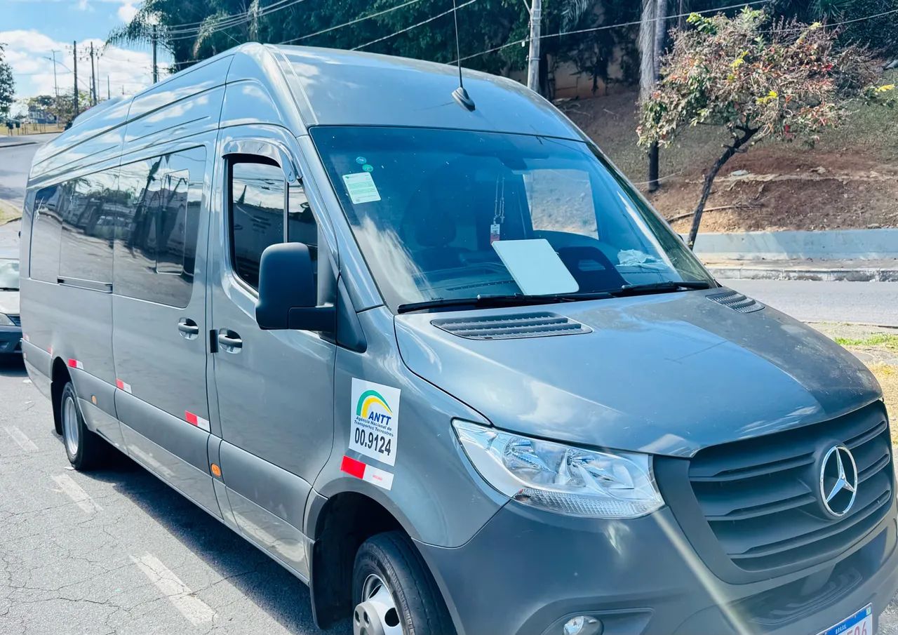 Mercedes sprinter novinha sem detalhes 