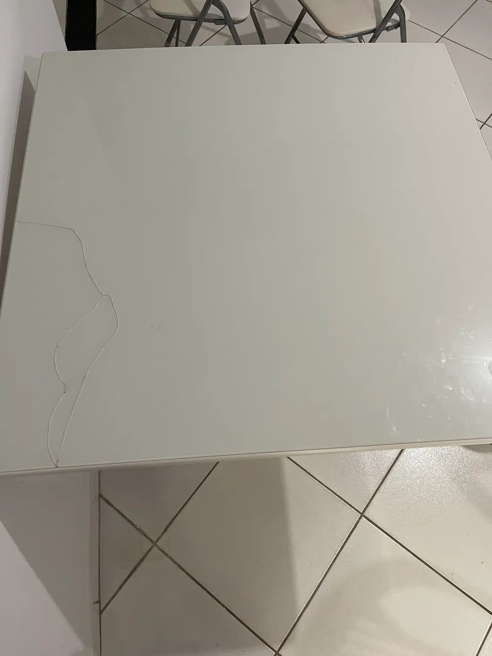 Mesa quadrada de vidro com detalhes - Foto 2