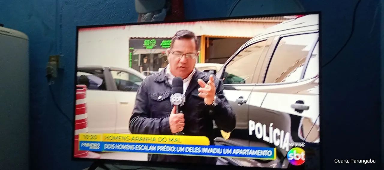 Televisão LG Nova na caixa.