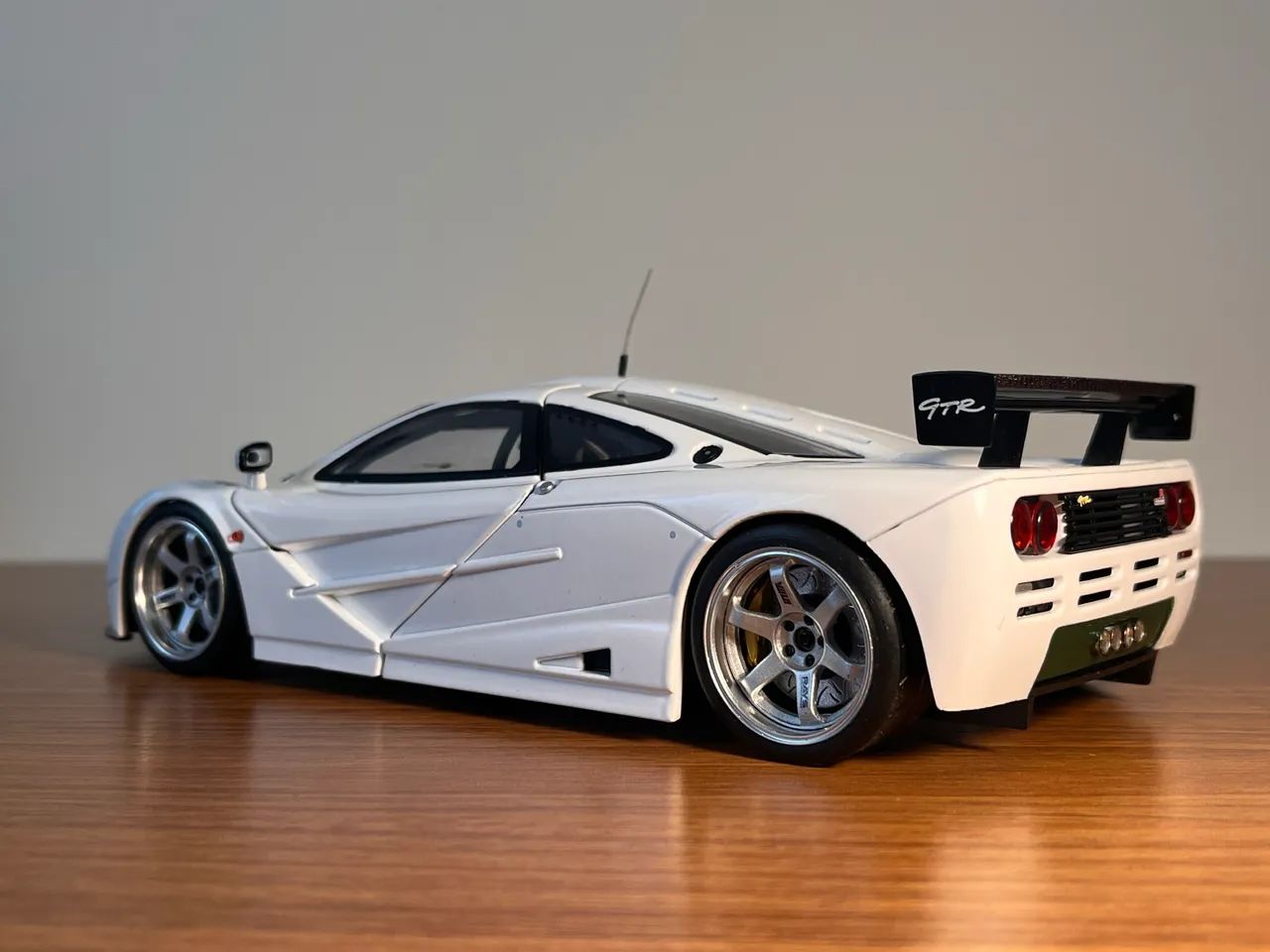 McLaren F1 GTR 1/18 Solido 