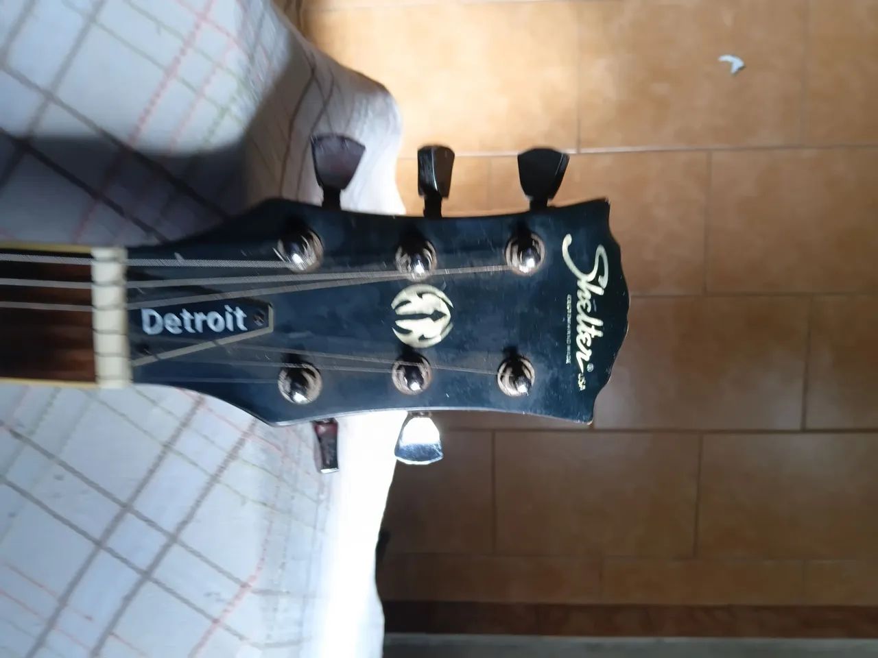 Guitarra e pedal - Foto 4
