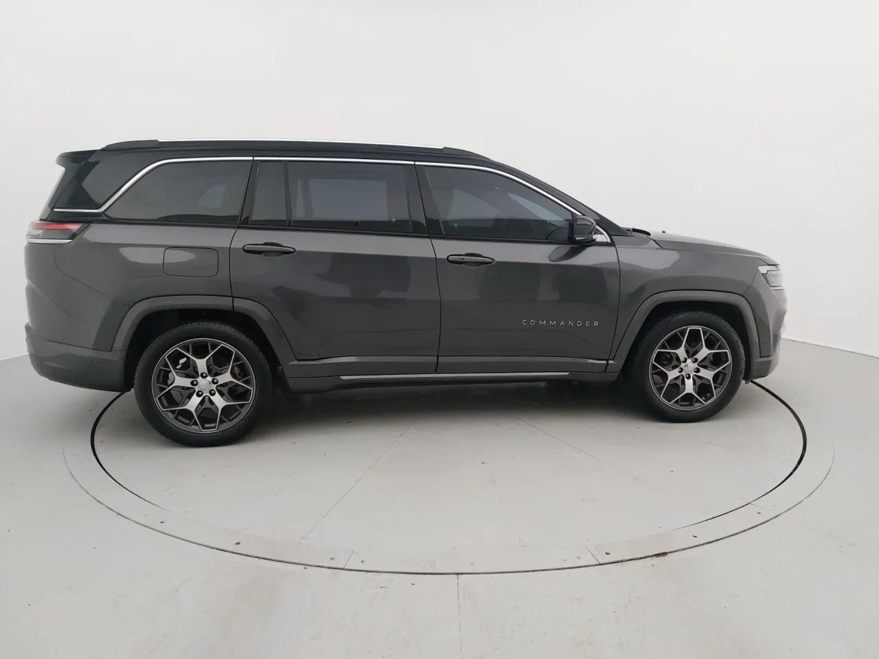 Jeep Commander Overland T270 1.3 TB Flex Aut., foto 6 de 18