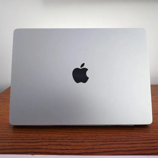 MACBOOK PRO 14 - M3 PRO, 18GB, 512GB - 66 CICLOS - SILVER - Foto 4