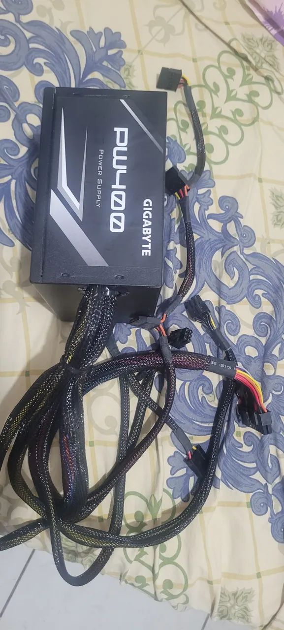 Fonte de alimentação ATX - Gigabyte  - Foto 2