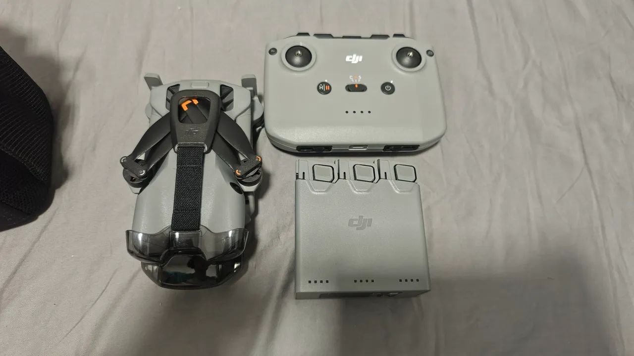 DJI mini 5 pro, 3 baterias com hub de carregador e controle sem tela