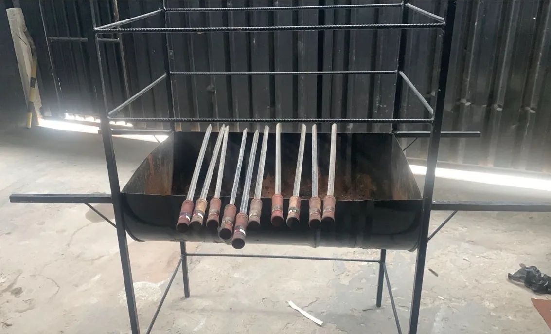 Churrasqueira com 10 espetos - Foto 4