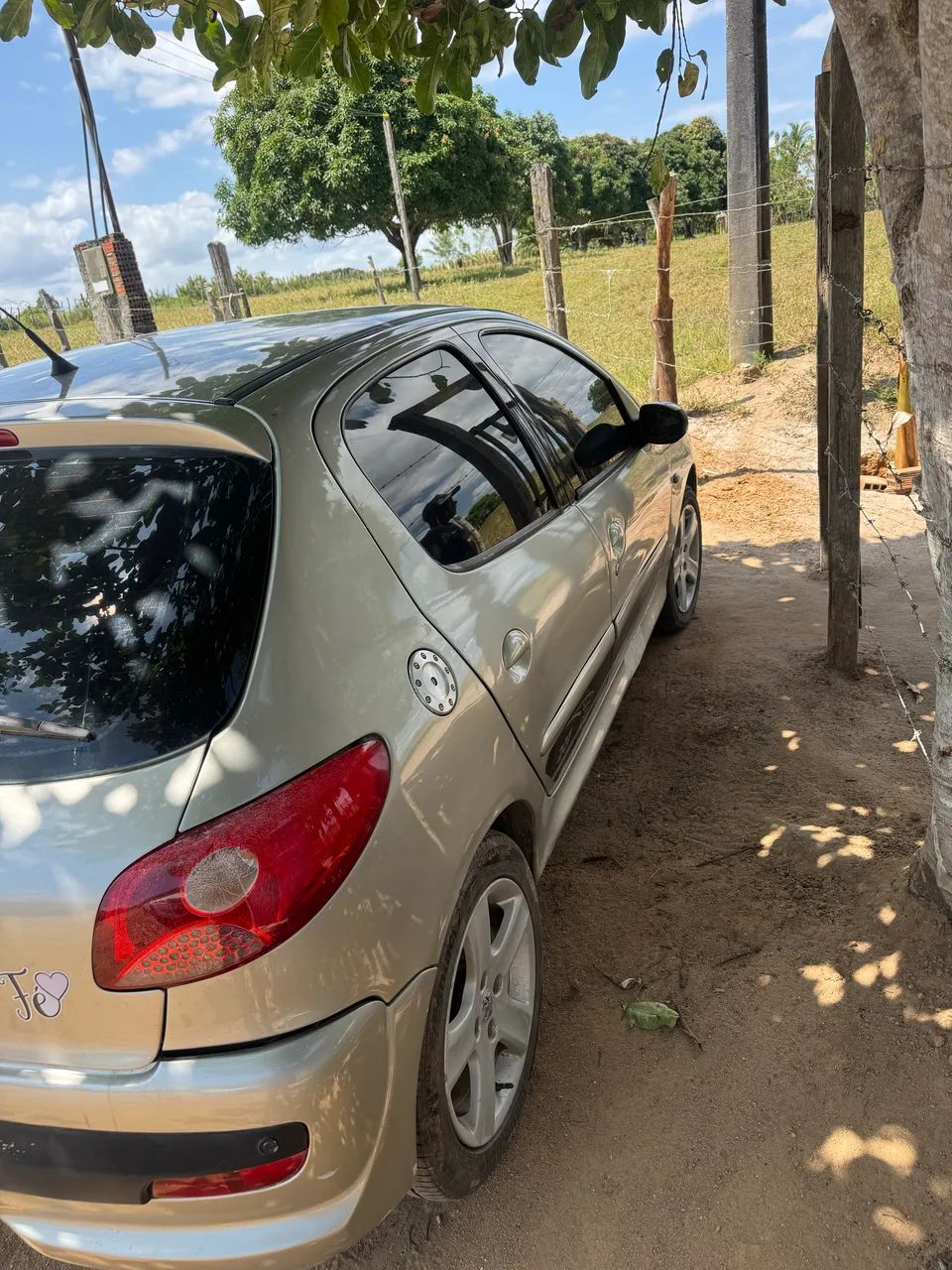 Peugeot 207 207 XR 1.4 Flex 8V 3p 2010