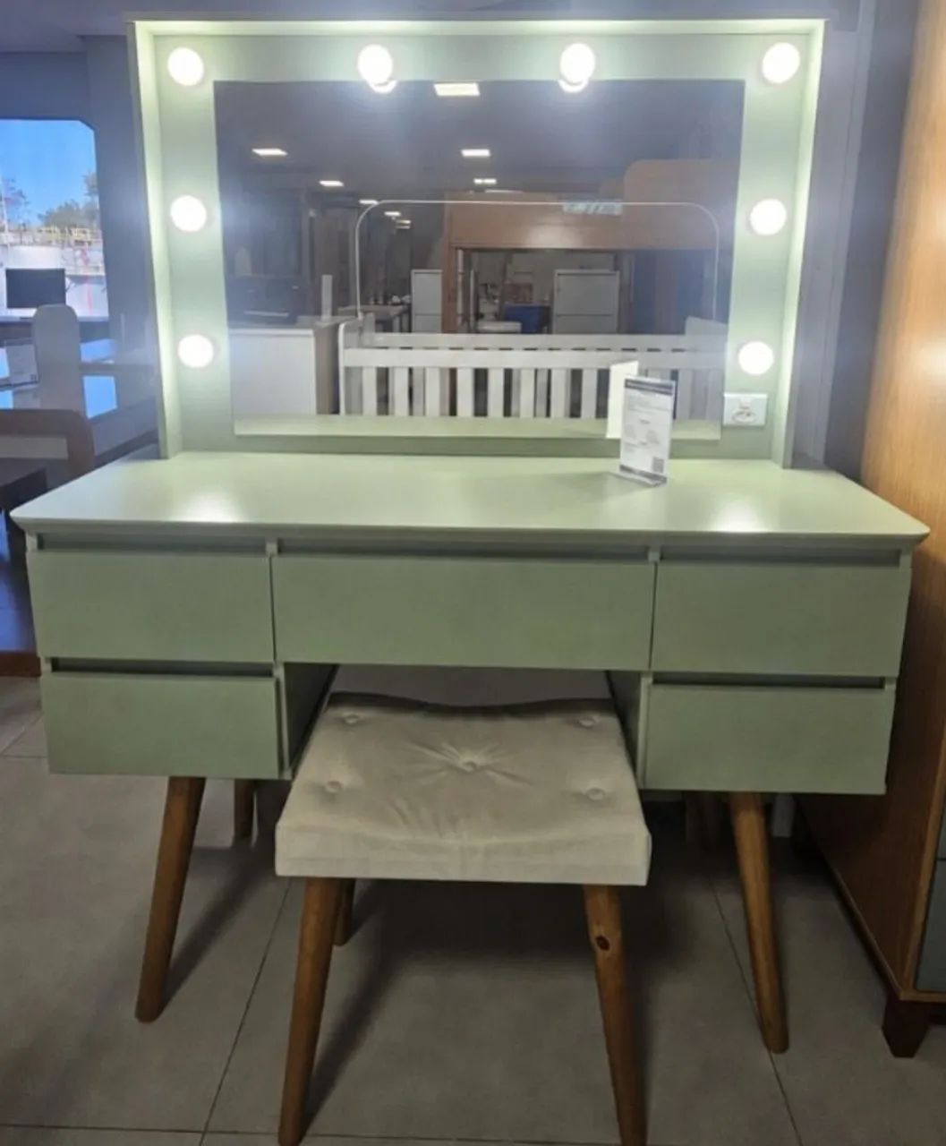 Penteadeira strass com luzes  100%  MDF