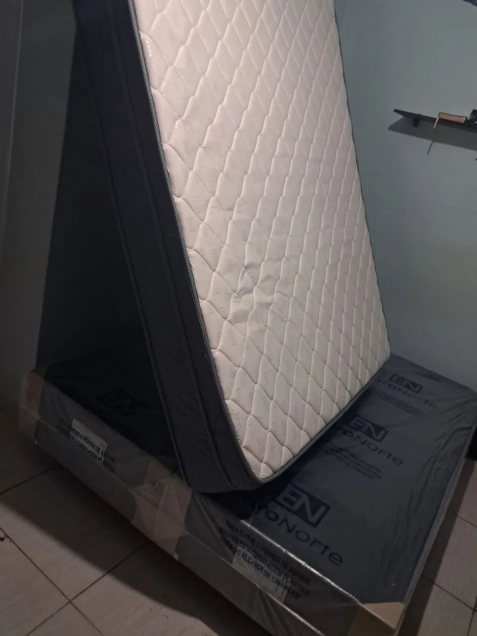 Cama Queen size luxo semi nova - Foto 3