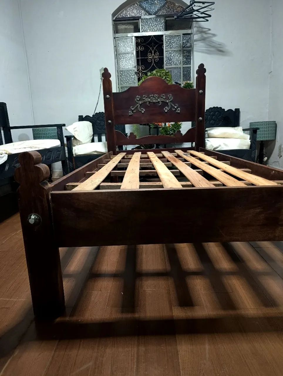 Cama de solteiro MADEIRA maciça completa 