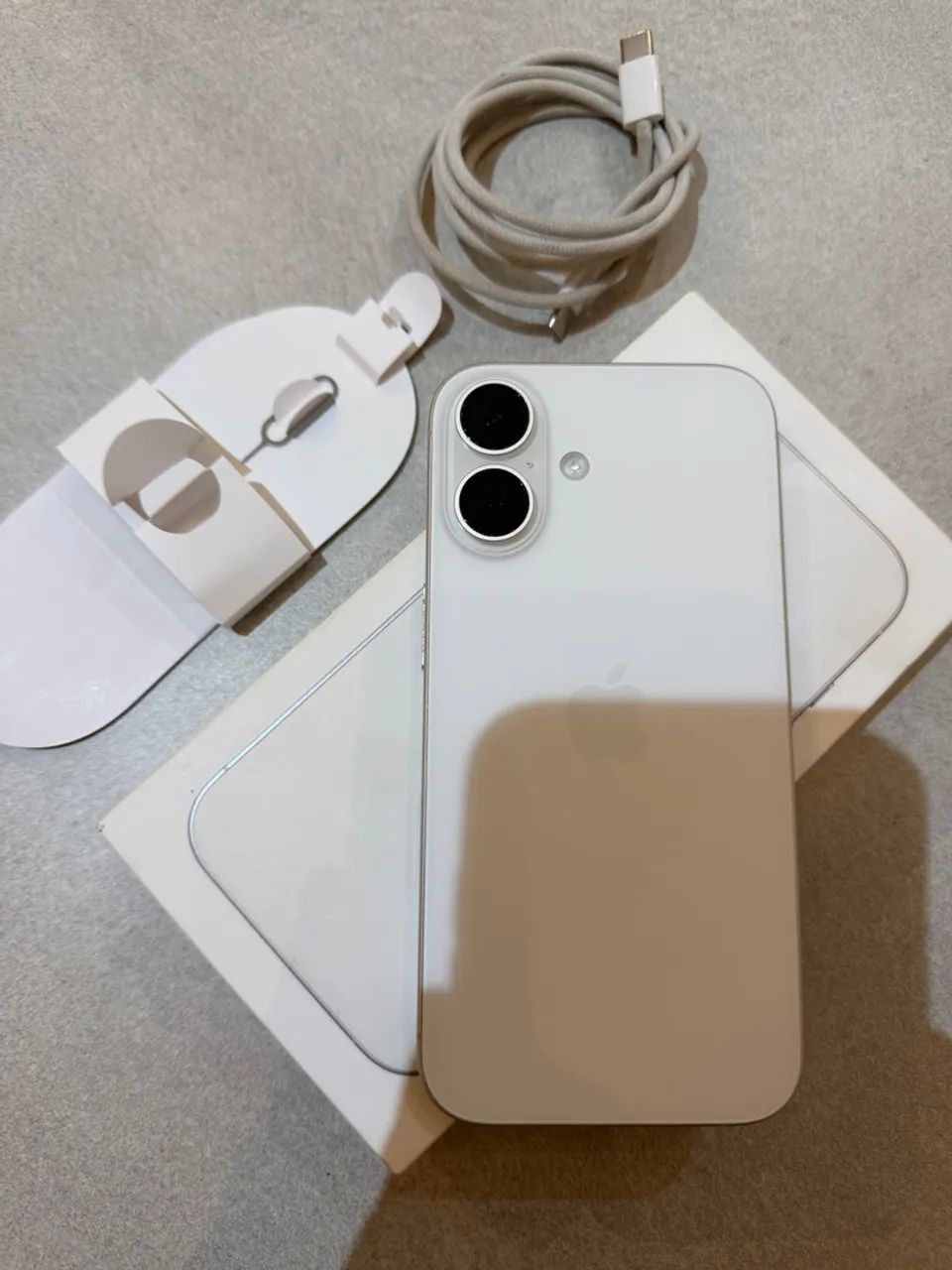 Vendo iPhone 16 impecável!!! Na garantia Apple!