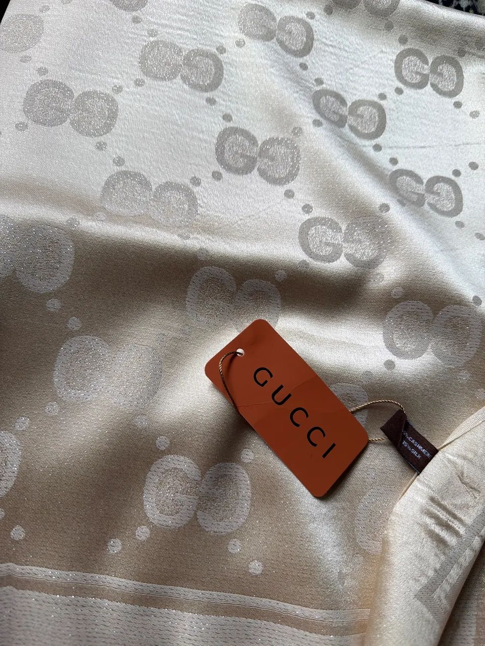 Echarpe Gucci dourada luxo - Foto 2