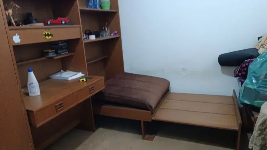  Guarda-roupa, Escrivaninha e Cama Solteiro - Móvel Integrado de Madeira Maciça - Foto 3