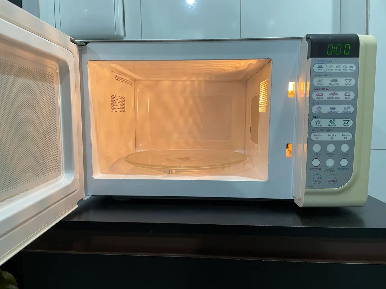 Microondas Eletrolux 23 Litros  - Foto 3