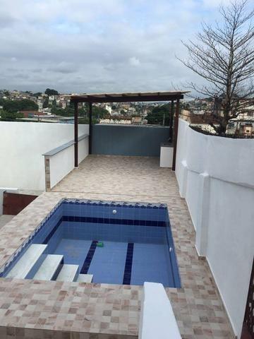 Otima Casa de Frente 3 Quartos Piscina Churrasqueira Quintal - Foto 3