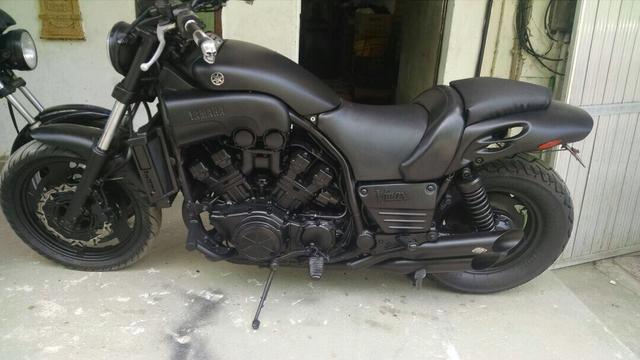 Incrível Vmax 1.200 , toda customizada , linda toda preta fosco !