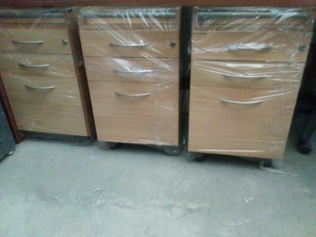 Gaveteiro semi novos marca office brasil fabricação madeira cor cerejeira