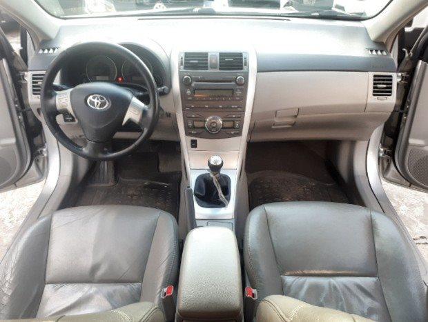 Corolla GLi 1.8 - Único dono, Ipva pago (Só R$ 42.900,00), Novíssimo - Foto 2