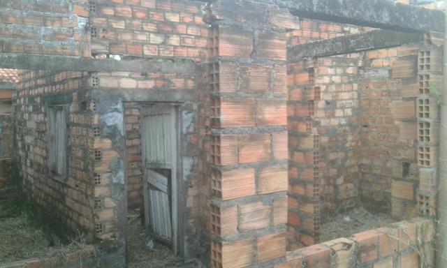 Vendo terreno com casa em construção - Foto 4