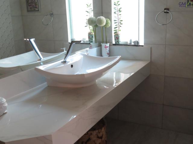 Oportunidade!! casa com 3 quartos / excelente localização / churrasqueira / toda no porcel - Foto 18