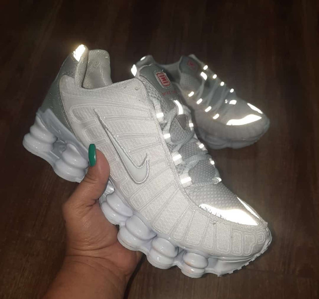 nike shox refletivo