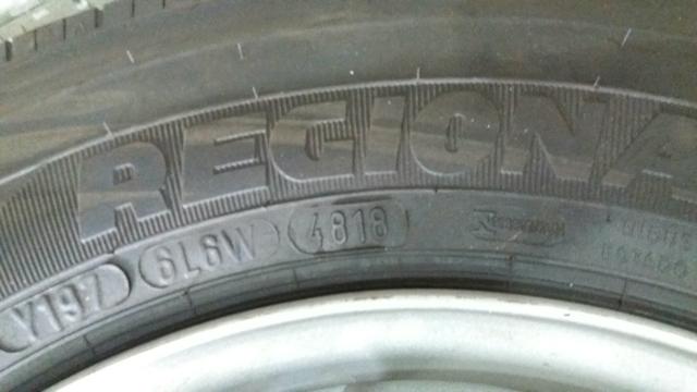 Vendo quatro pneus novos com rodas do acello - Foto 2