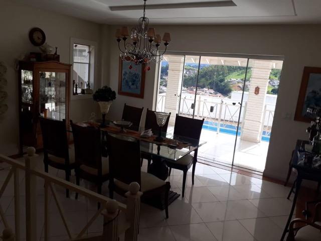 Maravilhosa mansão no Pinheirinho com 5 suítes - Piscina e Área Gourmet - 602m2 - Foto 2