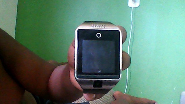 Vendo ese relogil digital ol troco celula - Foto 2