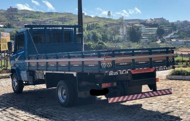 CAMINHÃO
