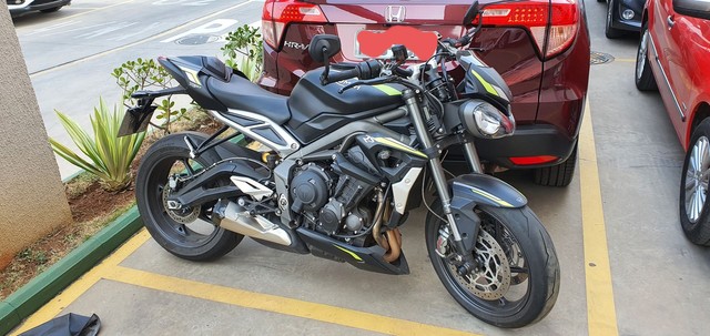 TRIUMPH STREET TRIPLE 765 RS 20/20