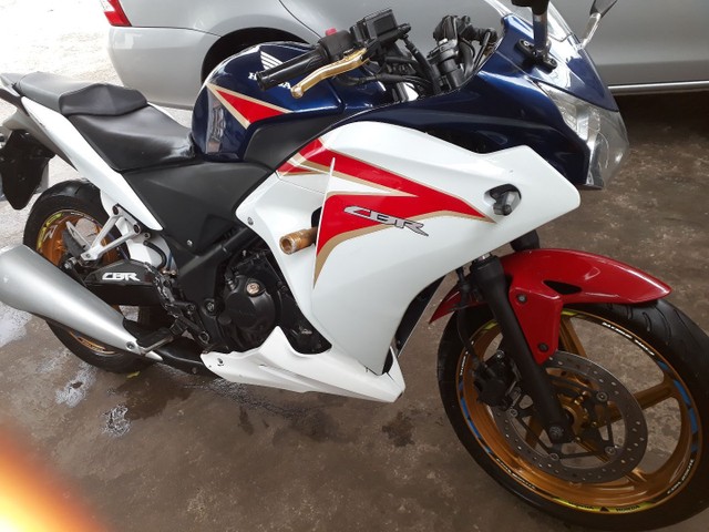 CBR 250R LEIA A DESCRIÇÃO