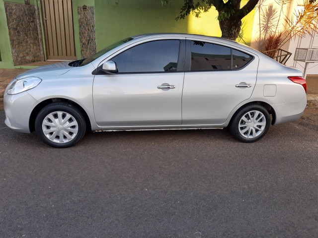 NISSAN VERSA COMPLETO