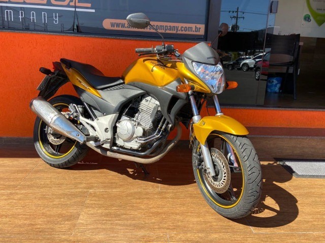 HONDA CB 300R 2010 APENAS 57.000 KM AINDA PODE SER SUA!
