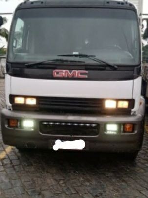 EXCELENTE CAMINHÃO A VENDA.