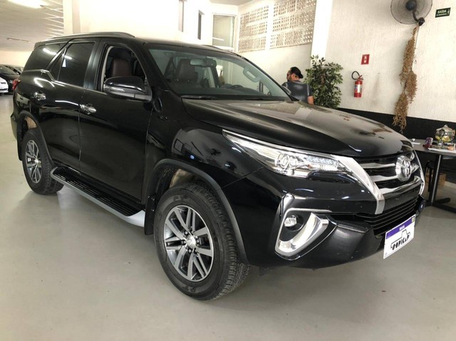 HILUX SW4 2019/2019 2.8 SRX 4X4 7 LUGARES 16V TURBO INTERCOOLER DIESEL 4P AUTOMÁTICO