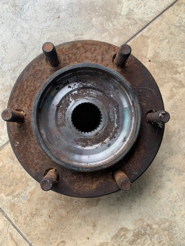 cubo/roda dianteira toyota hillux 3,0 original - Foto 3
