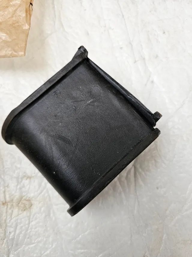 Pa carregadeira caterpillar borracha ilho nova original - Foto 2