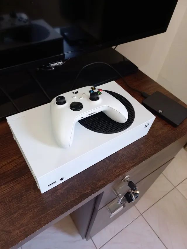 Console Xbox Microsoft Series S 512 GB, com 2 Controles Sem Fio