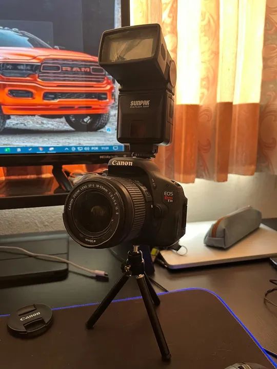 Câmera Cânon EOS T3i