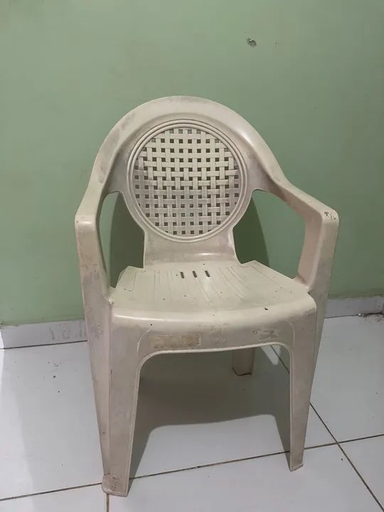 Cadeira de plástico 