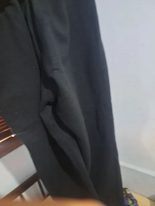 Calça de Moletom Preta com Estampa de Nuvem Vermelha - Foto 2